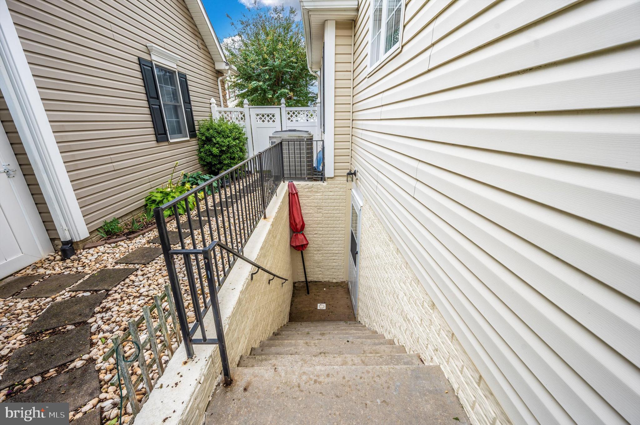 FOXFIELD AT MIDDLETOWN - Residential