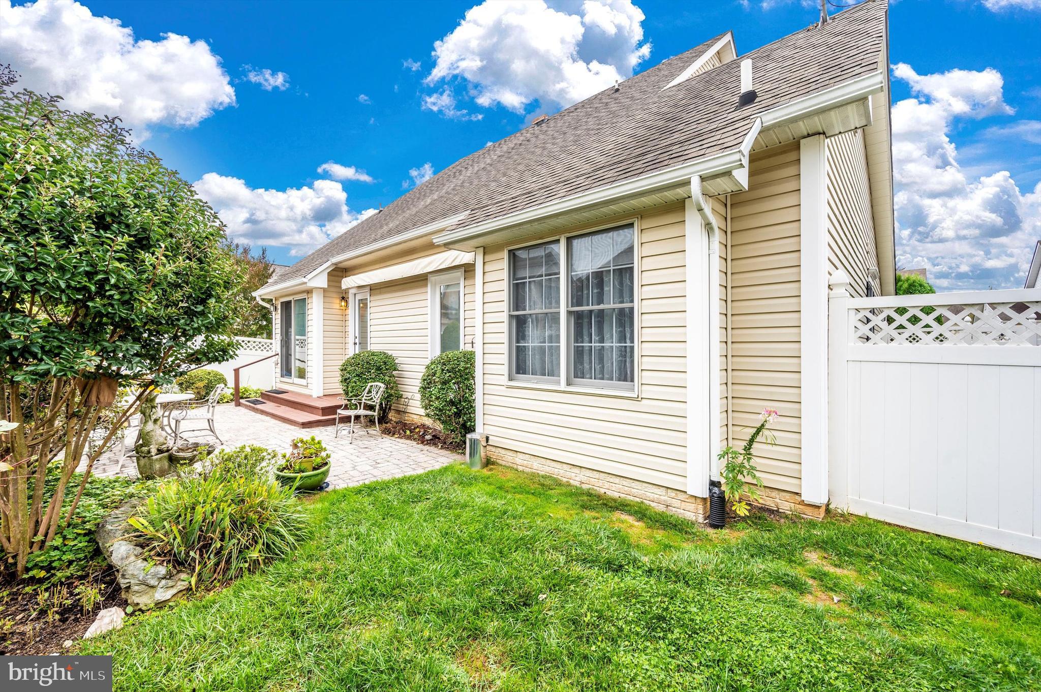 FOXFIELD AT MIDDLETOWN - Residential