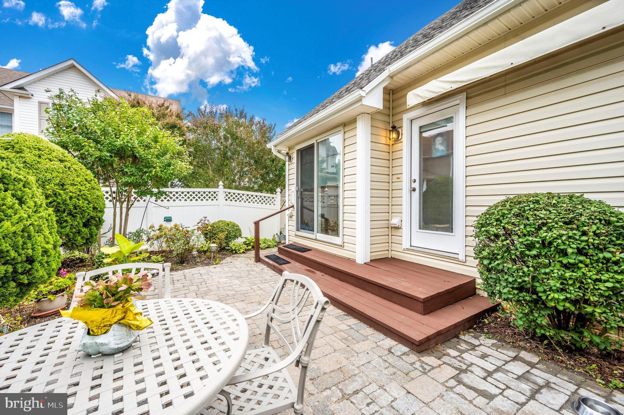 FOXFIELD AT MIDDLETOWN - Residential