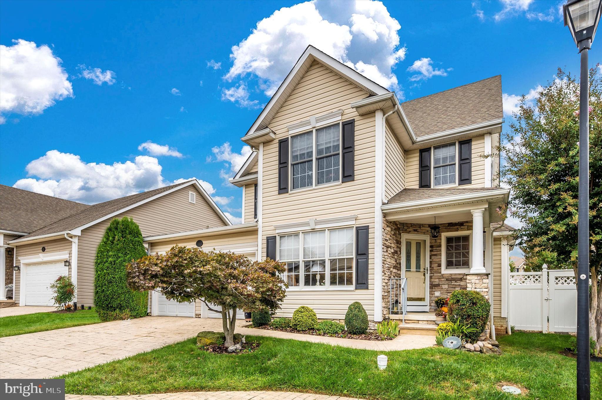 FOXFIELD AT MIDDLETOWN - Residential