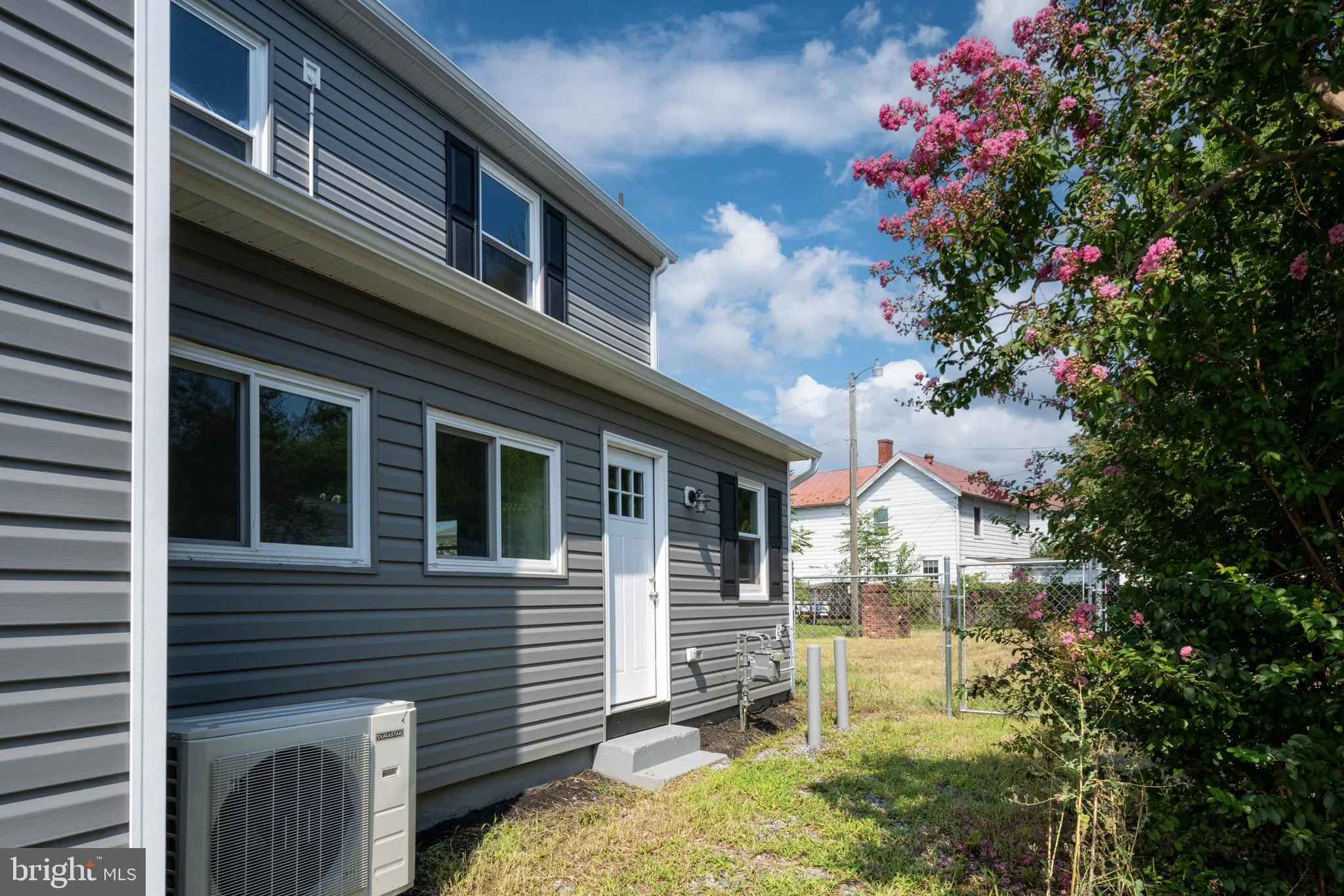 Fredericksburg, Virginia 22401, United States, 3 Bedrooms Bedrooms, ,2 BathroomsBathrooms,Residential,Contingent,32026