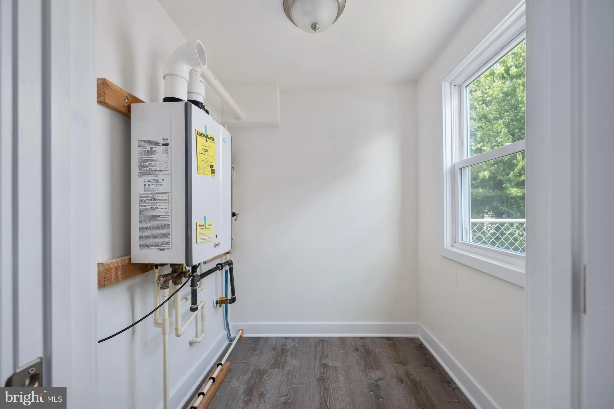 Fredericksburg, Virginia 22401, United States, 3 Bedrooms Bedrooms, ,2 BathroomsBathrooms,Residential,Contingent,32026