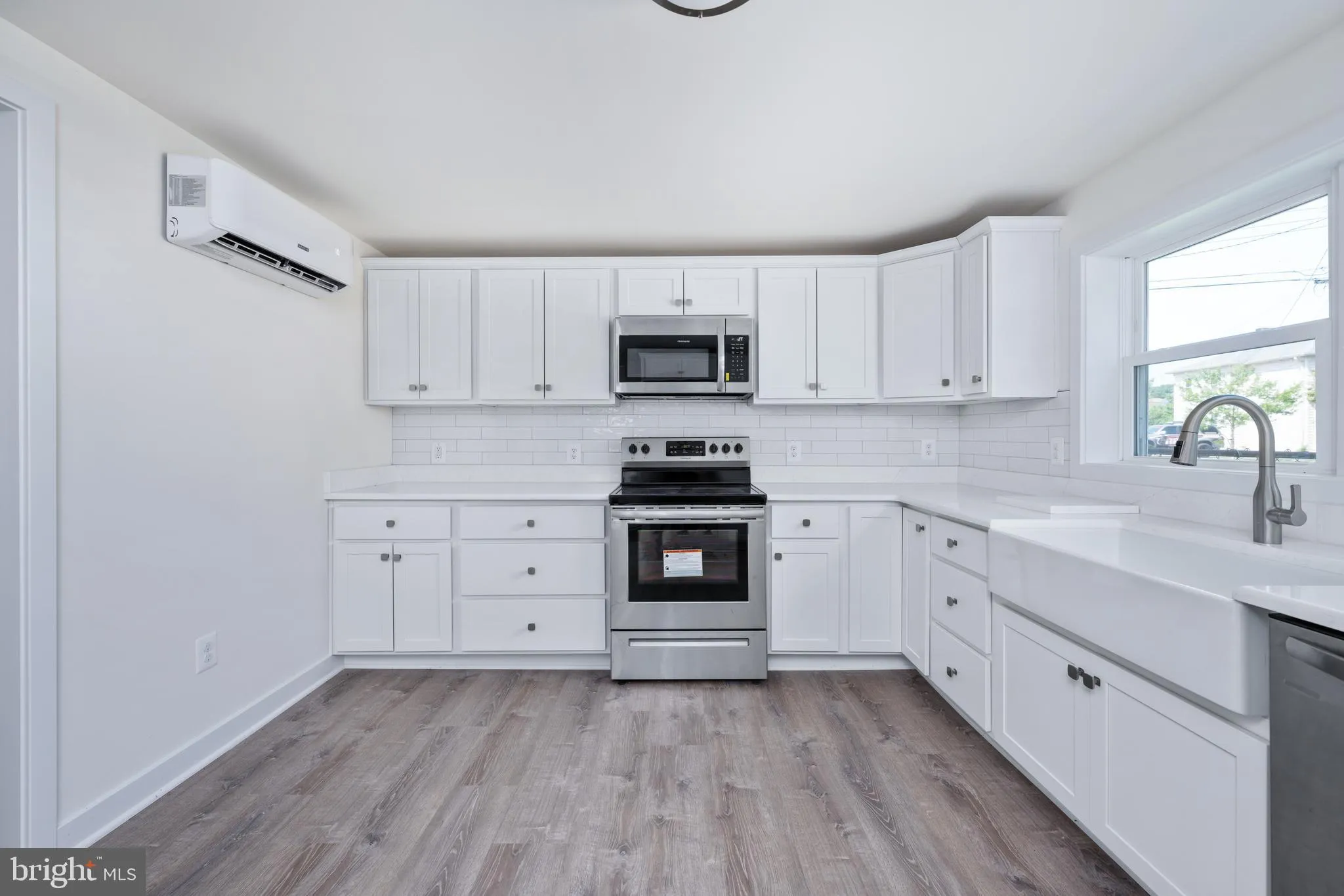 Fredericksburg, Virginia 22401, United States, 3 Bedrooms Bedrooms, ,2 BathroomsBathrooms,Residential,Contingent,32026