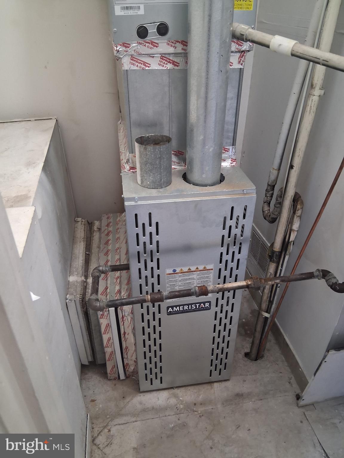 PINES CONDOMINIUM - Residential