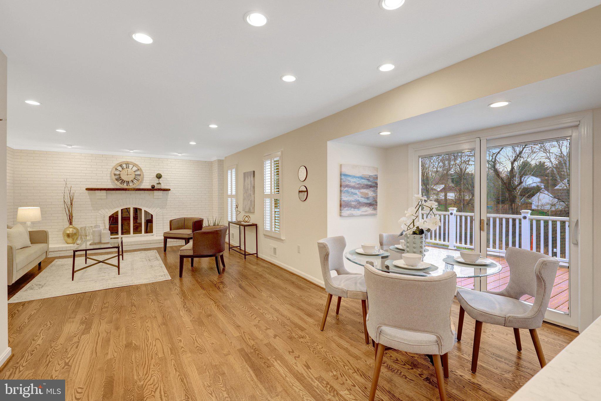 HOLLY KNOLL - Residential