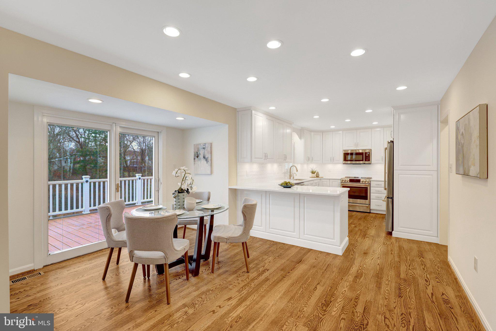 HOLLY KNOLL - Residential