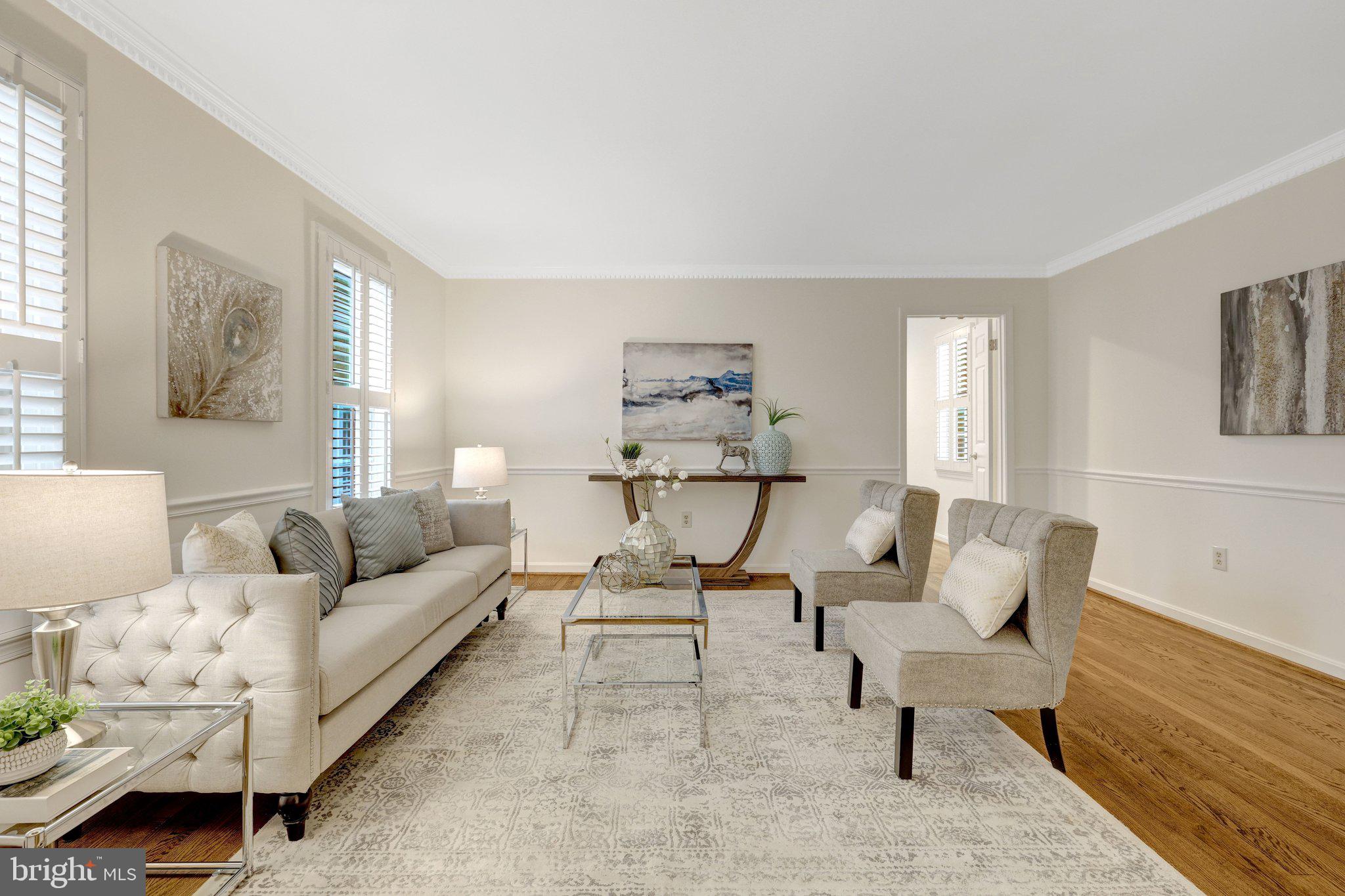 HOLLY KNOLL - Residential