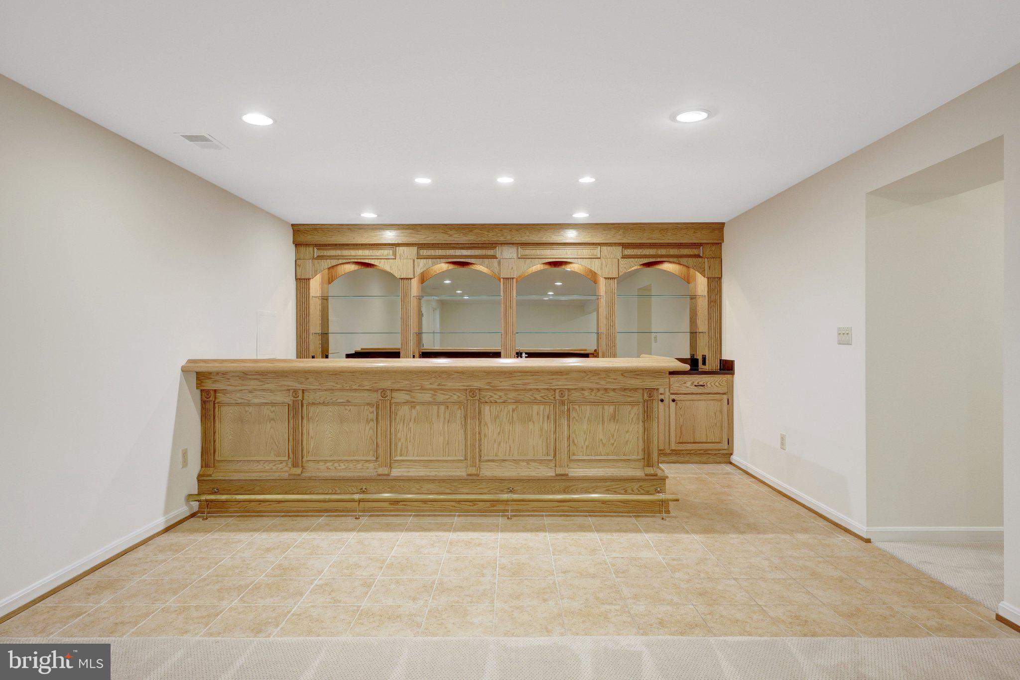 HOLLY KNOLL - Residential