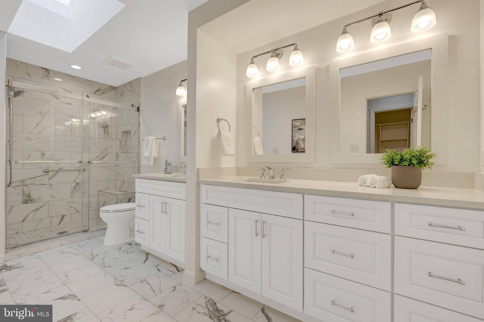 HOLLY KNOLL - Residential