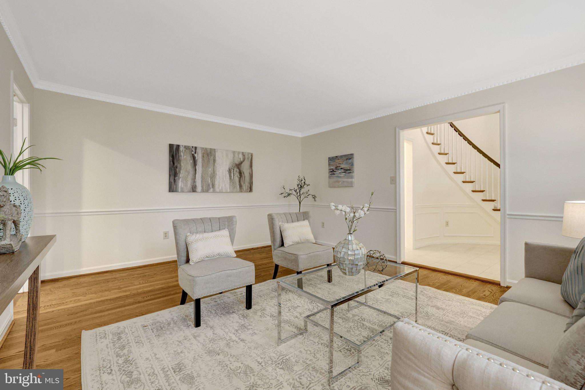 HOLLY KNOLL - Residential