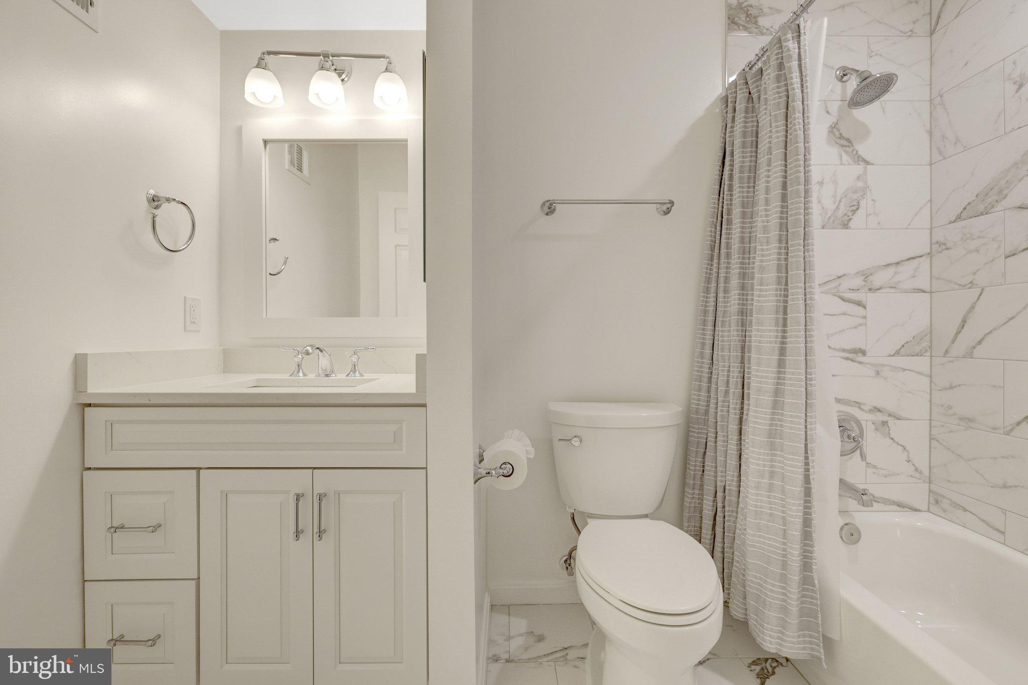 HOLLY KNOLL - Residential