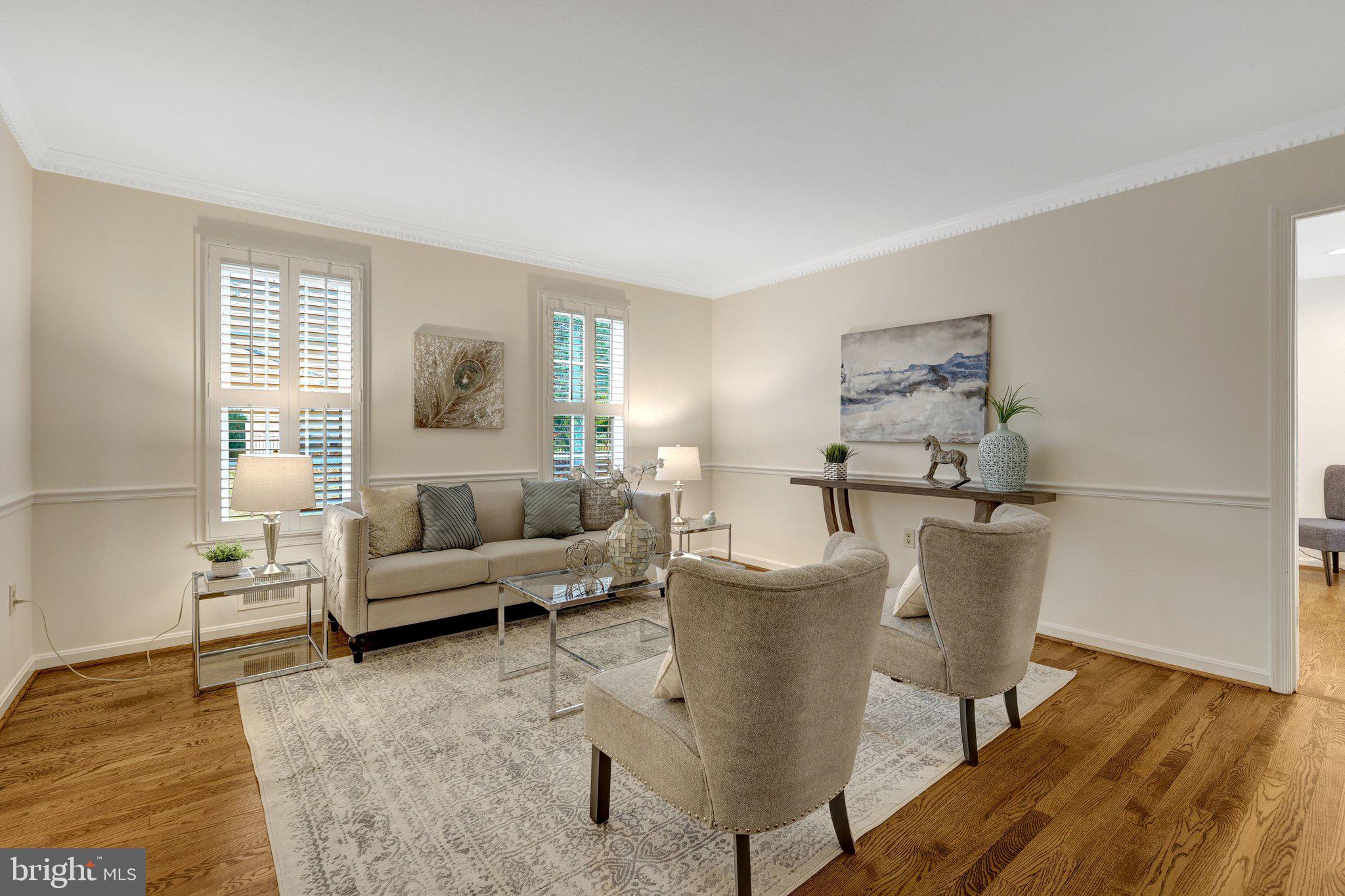 HOLLY KNOLL - Residential