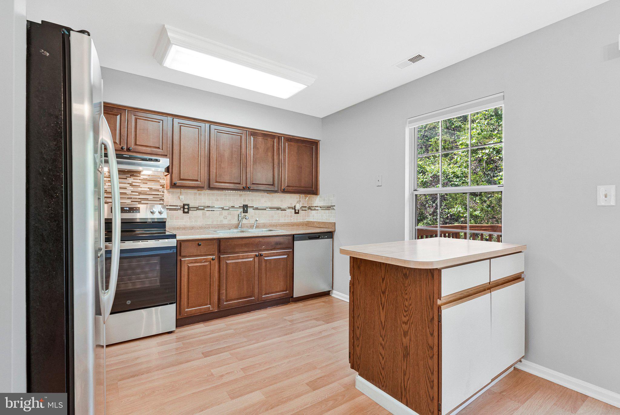 ROLLING RIDGE - Residential