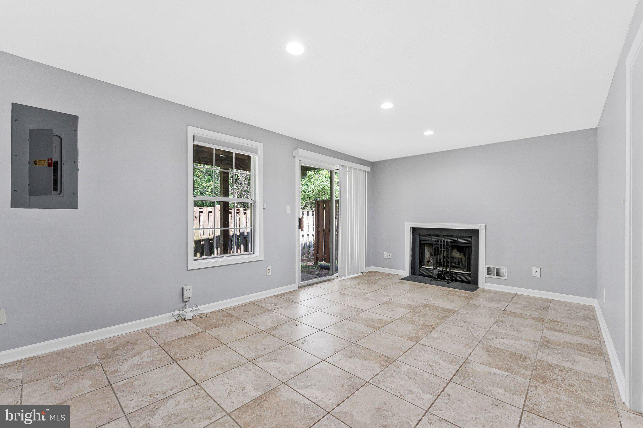 ROLLING RIDGE - Residential