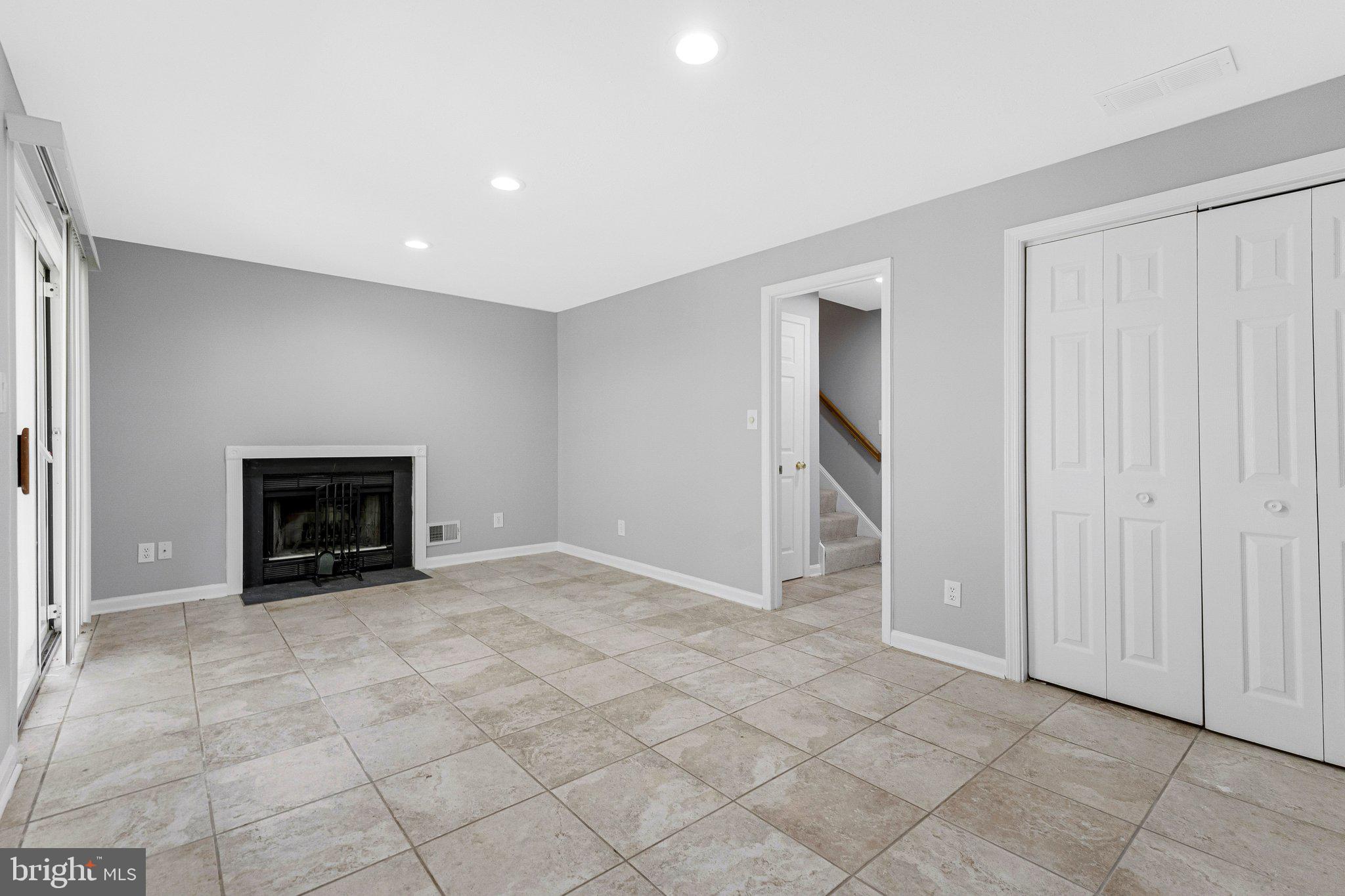 ROLLING RIDGE - Residential