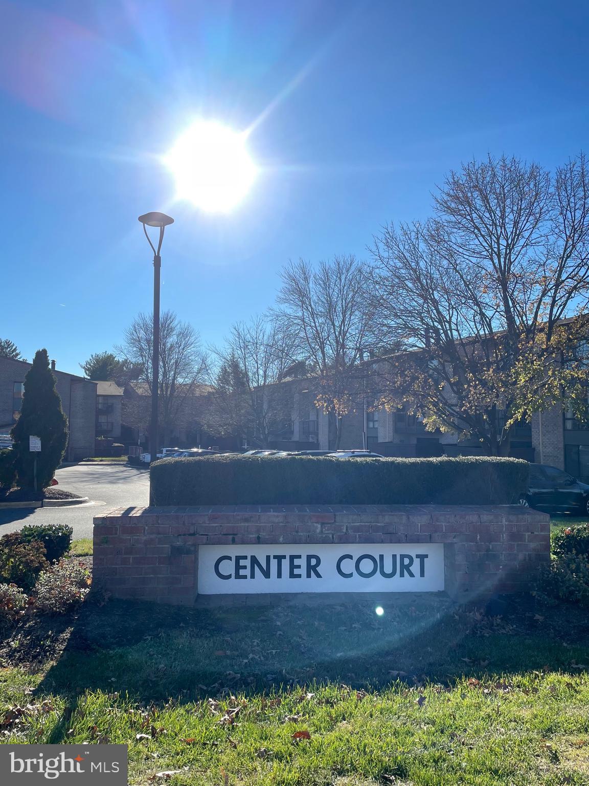 CENTER COURT - Residential