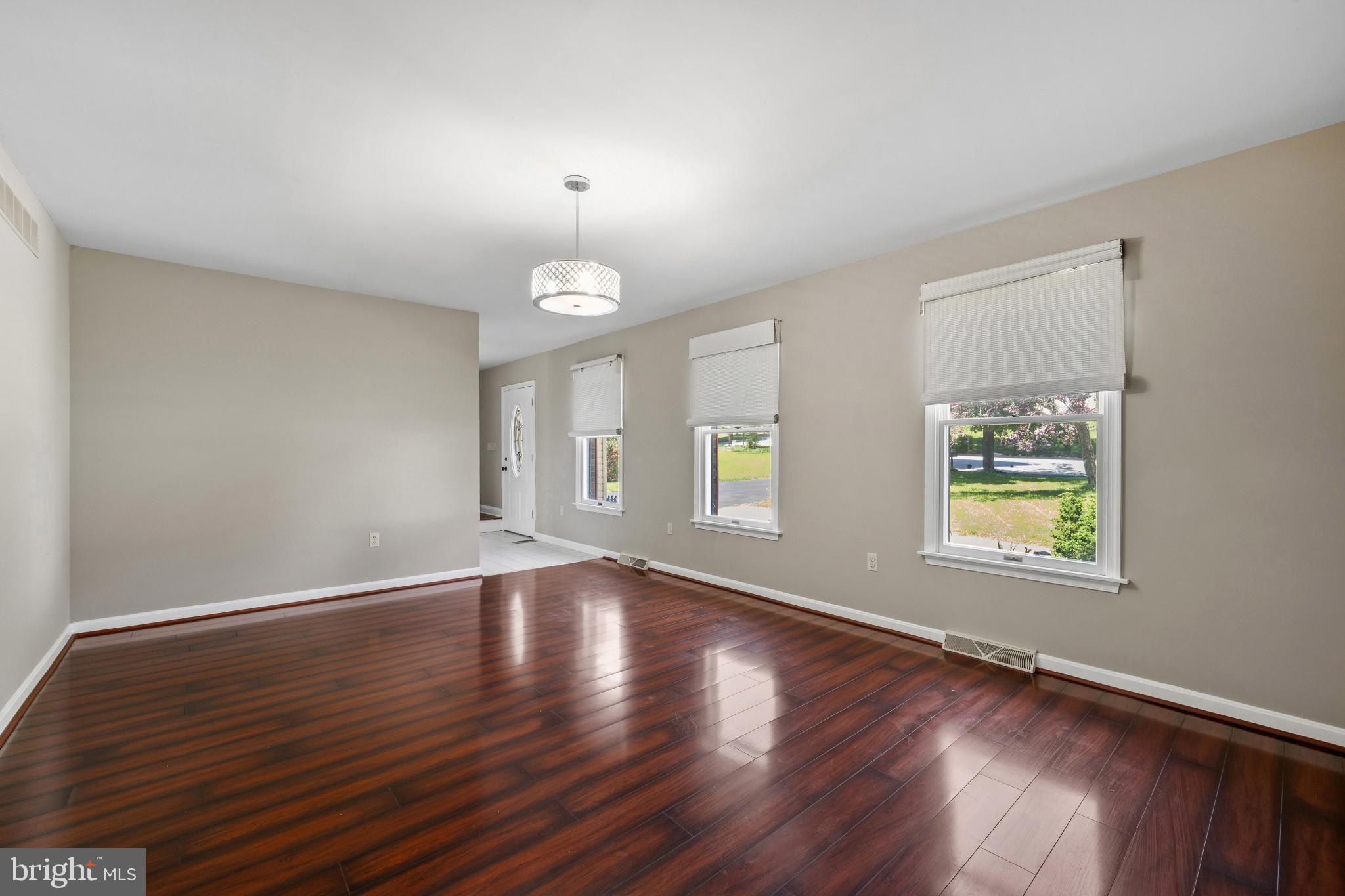 MOUNT HEBRON - Residential