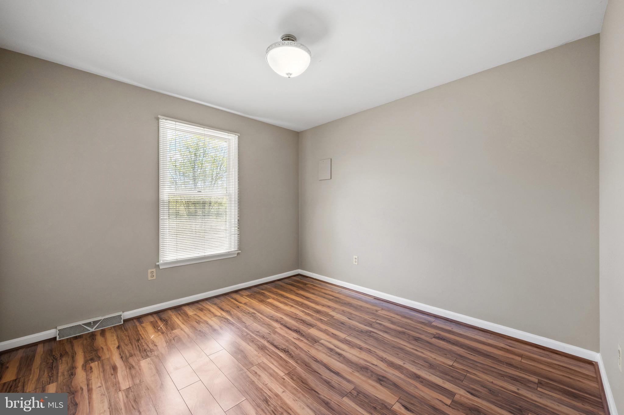 MOUNT HEBRON - Residential