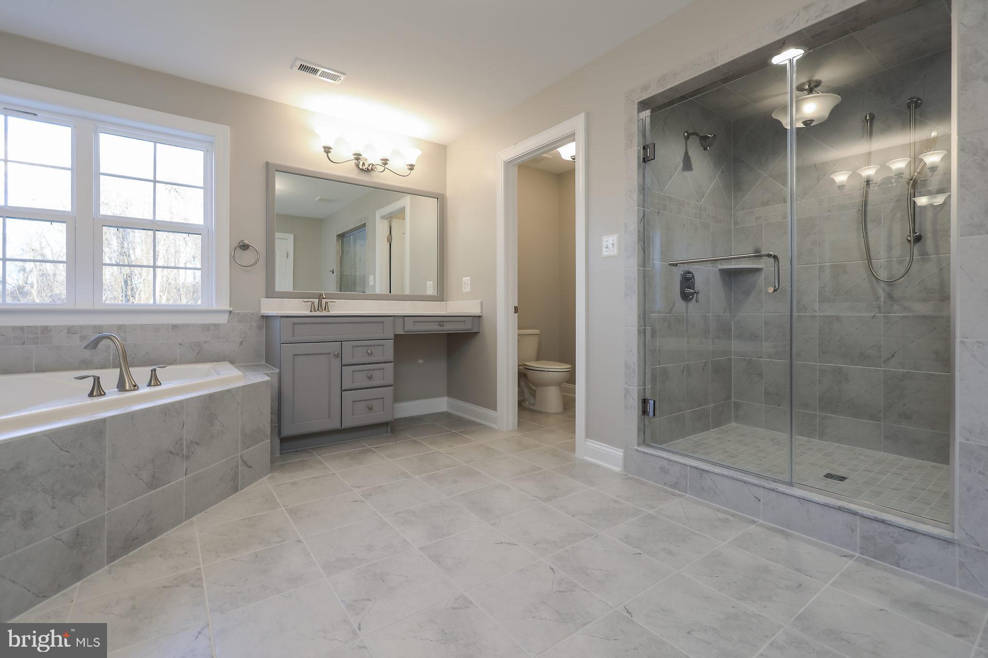 OAKLAND HALL - Residential