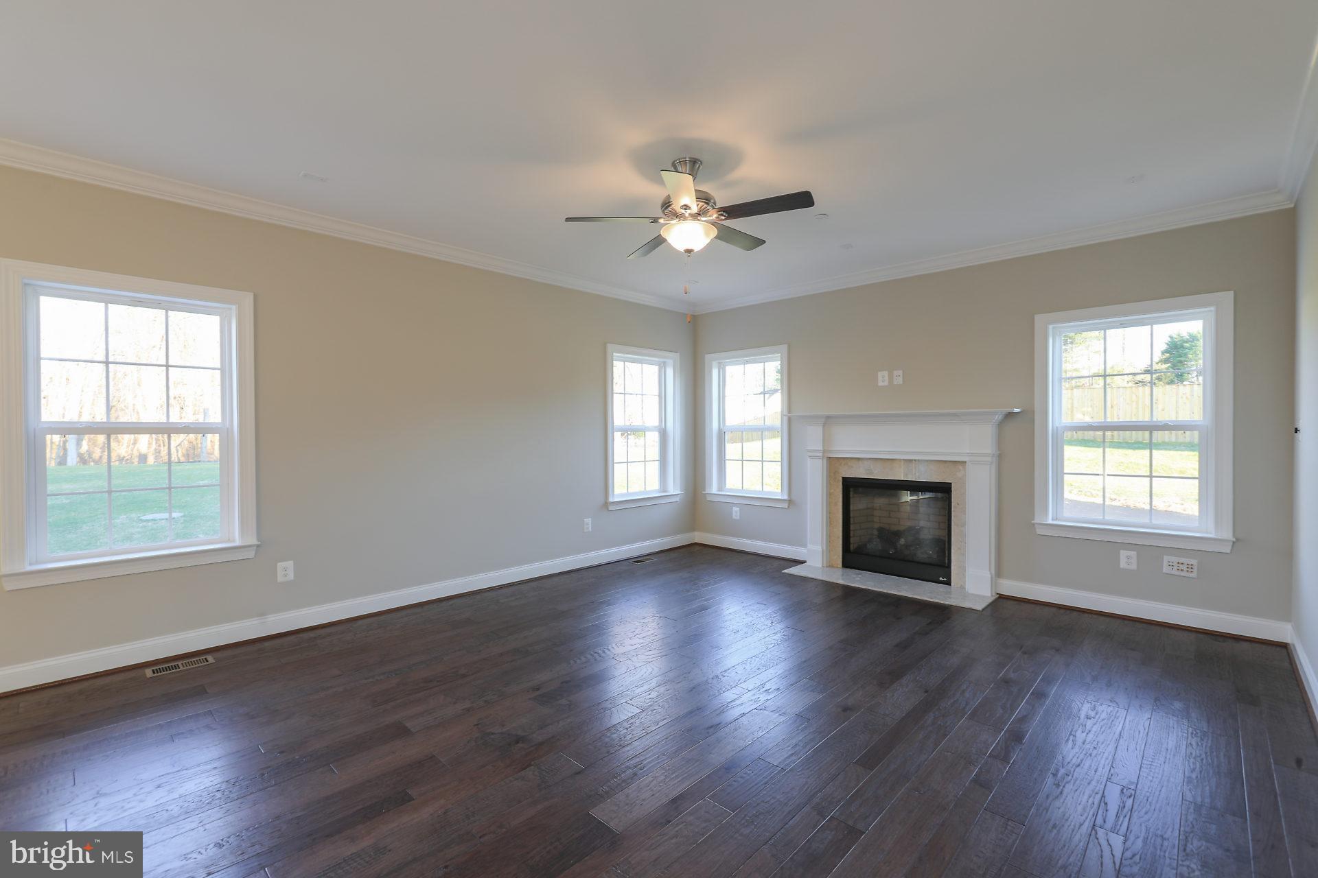 OAKLAND HALL - Residential