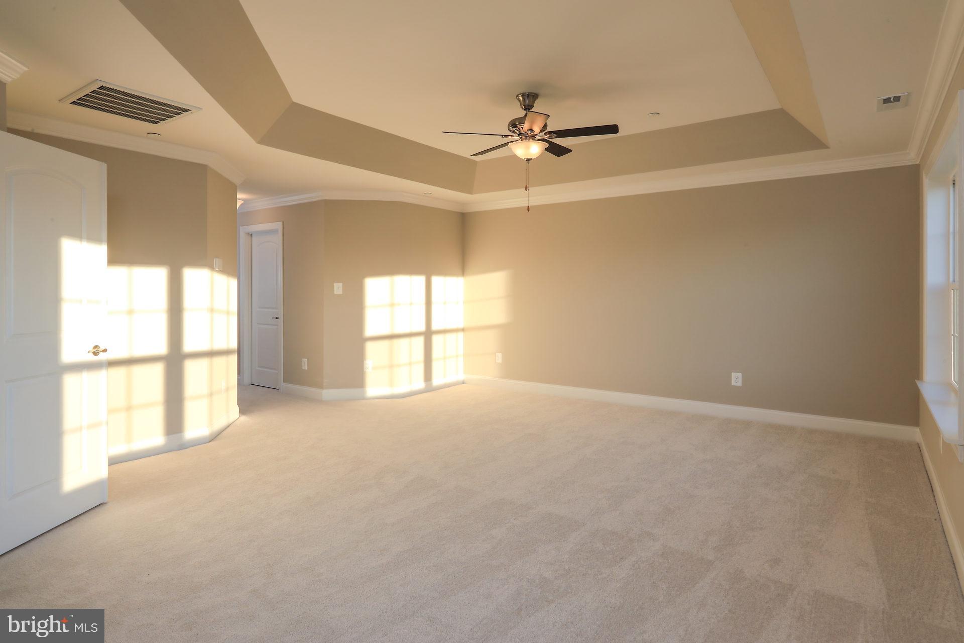 OAKLAND HALL - Residential