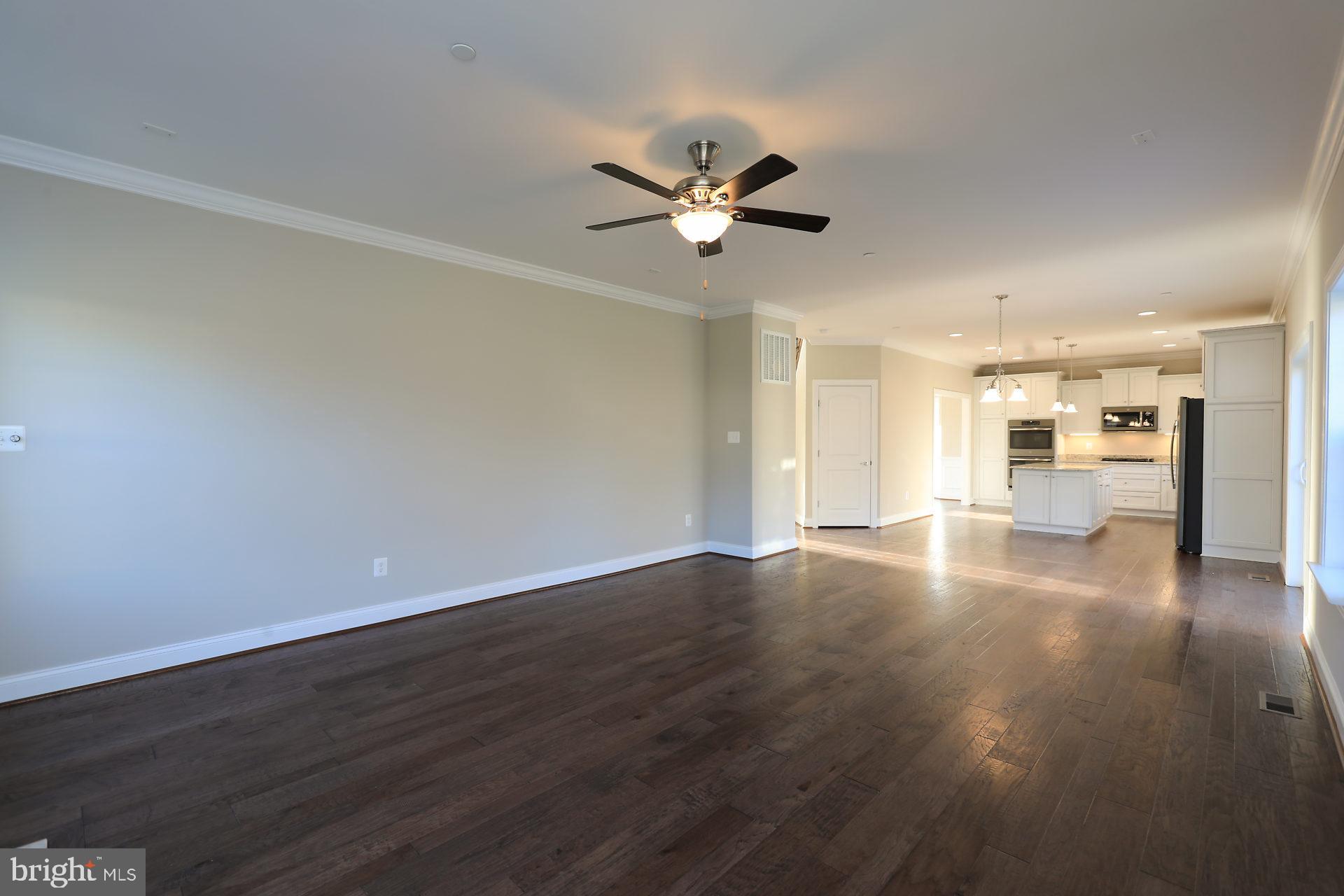 OAKLAND HALL - Residential