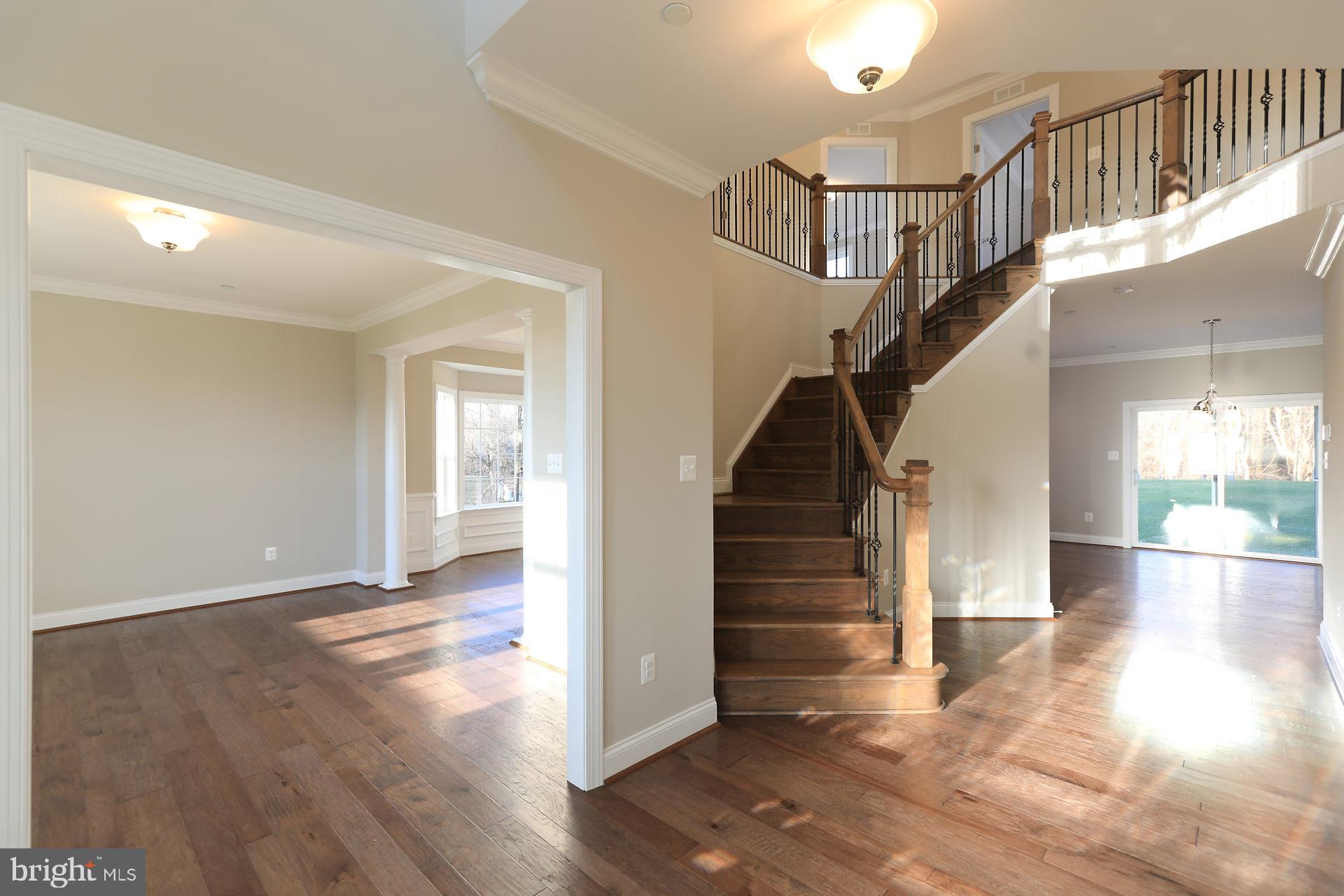 OAKLAND HALL - Residential