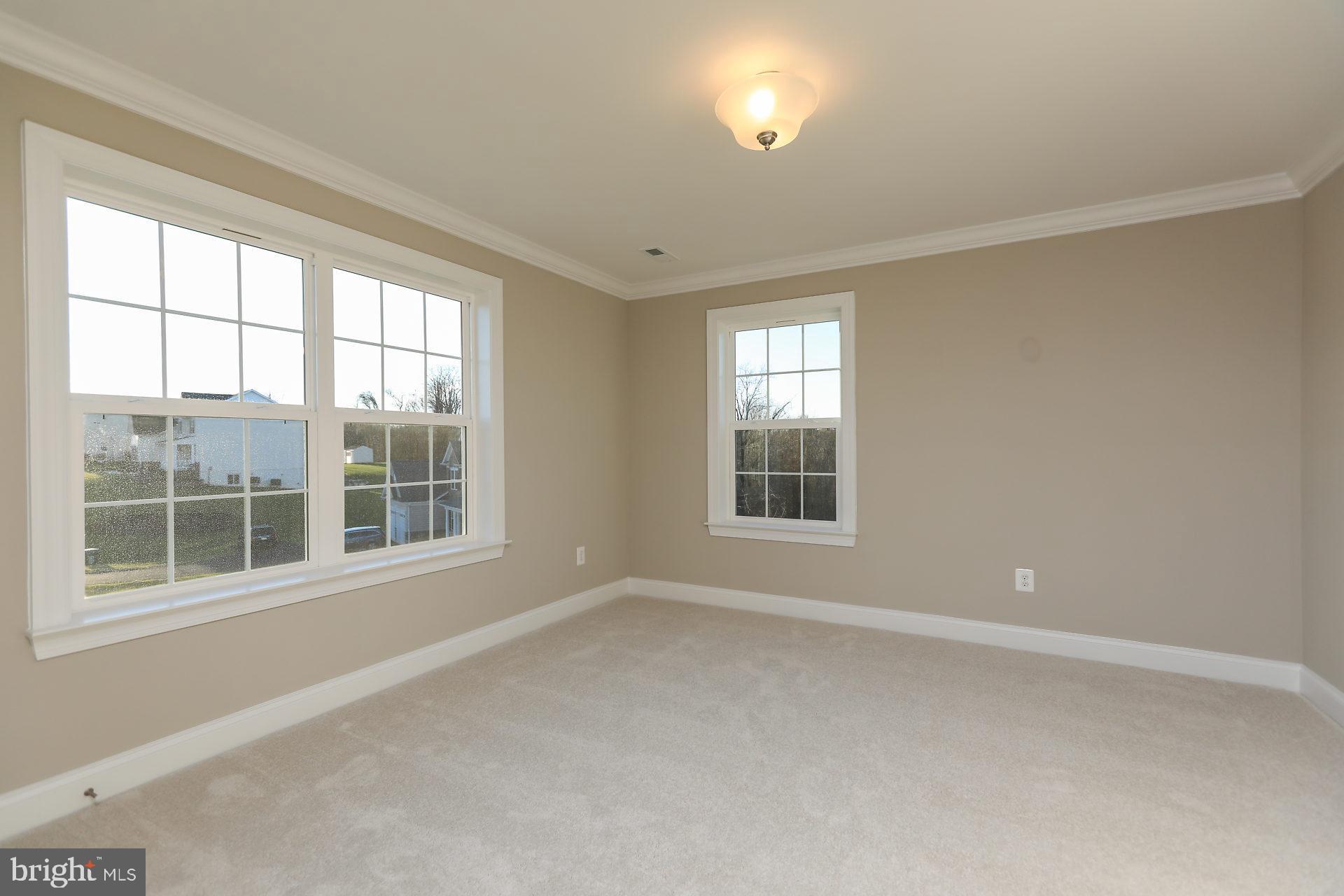 OAKLAND HALL - Residential