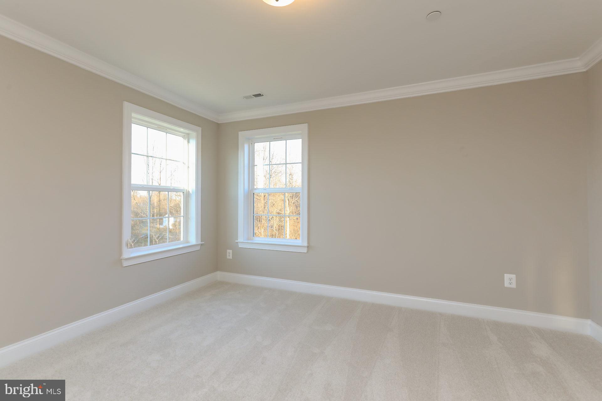 OAKLAND HALL - Residential