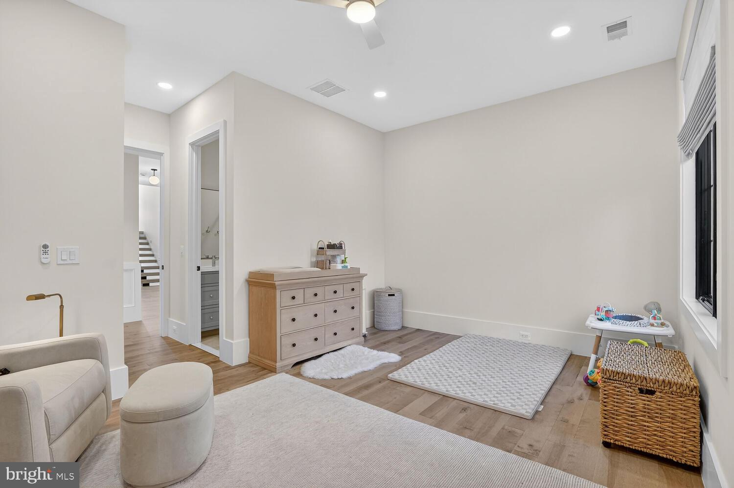 WAVERLY HILLS - Residential