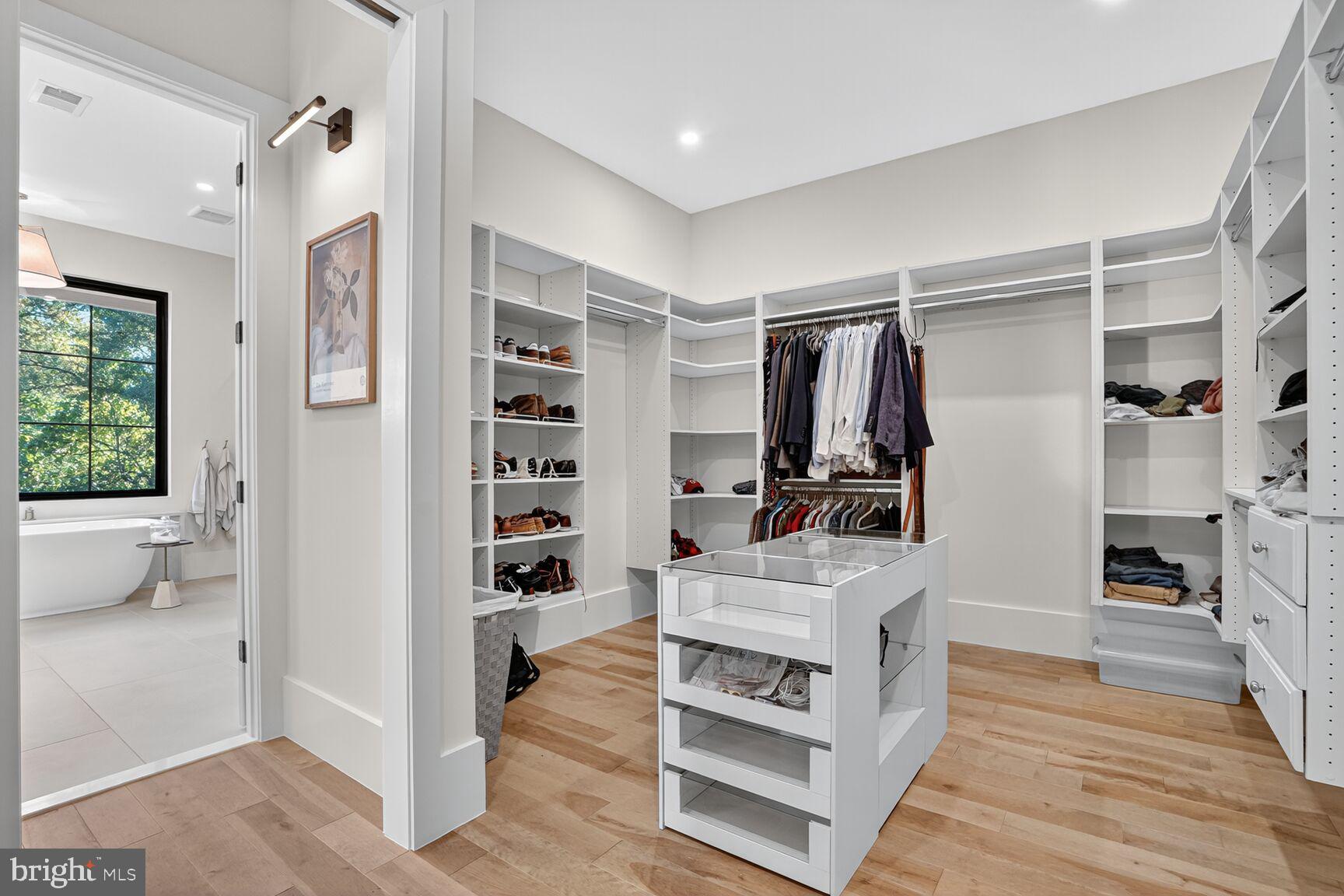 WAVERLY HILLS - Residential