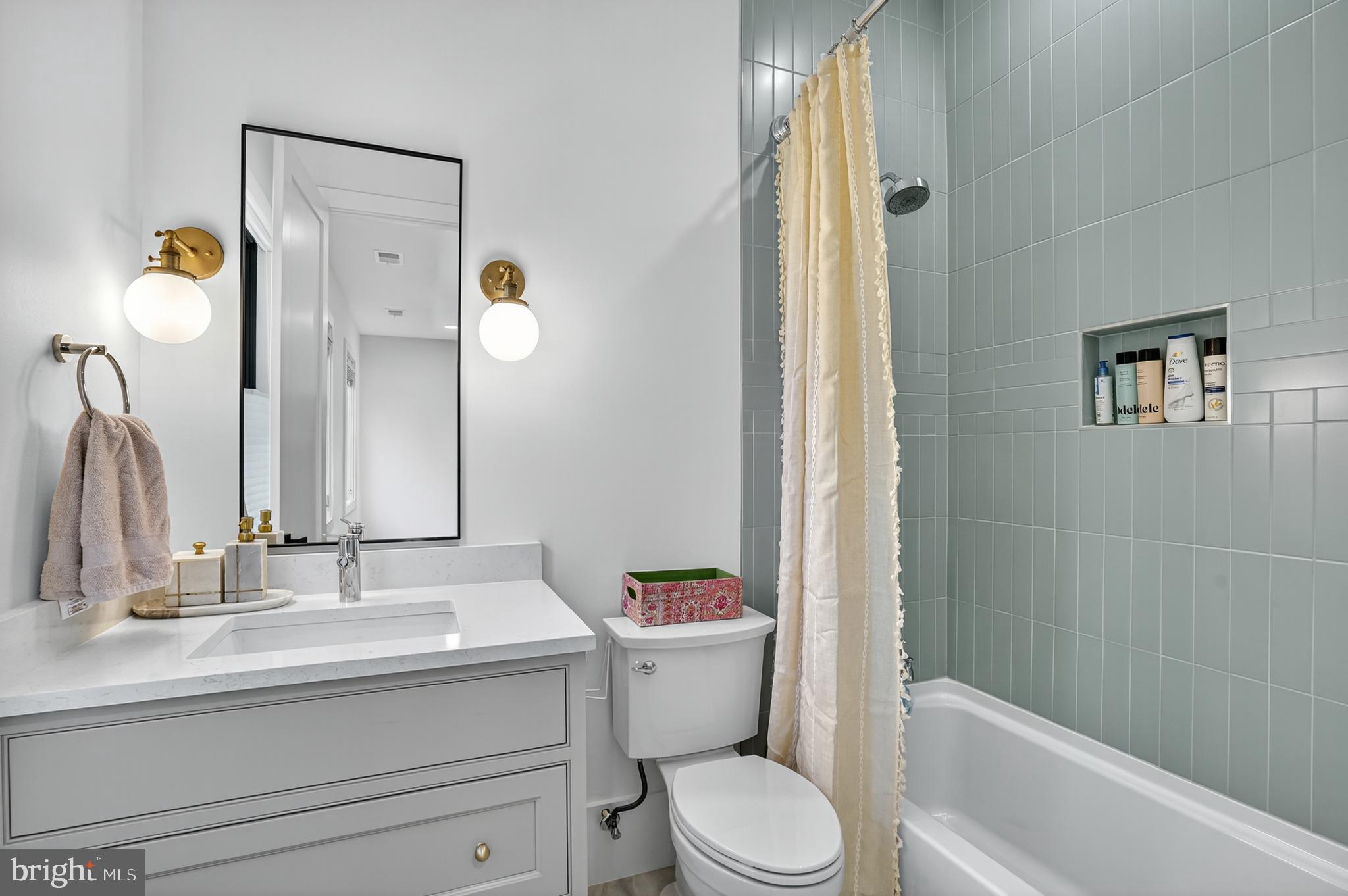 WAVERLY HILLS - Residential