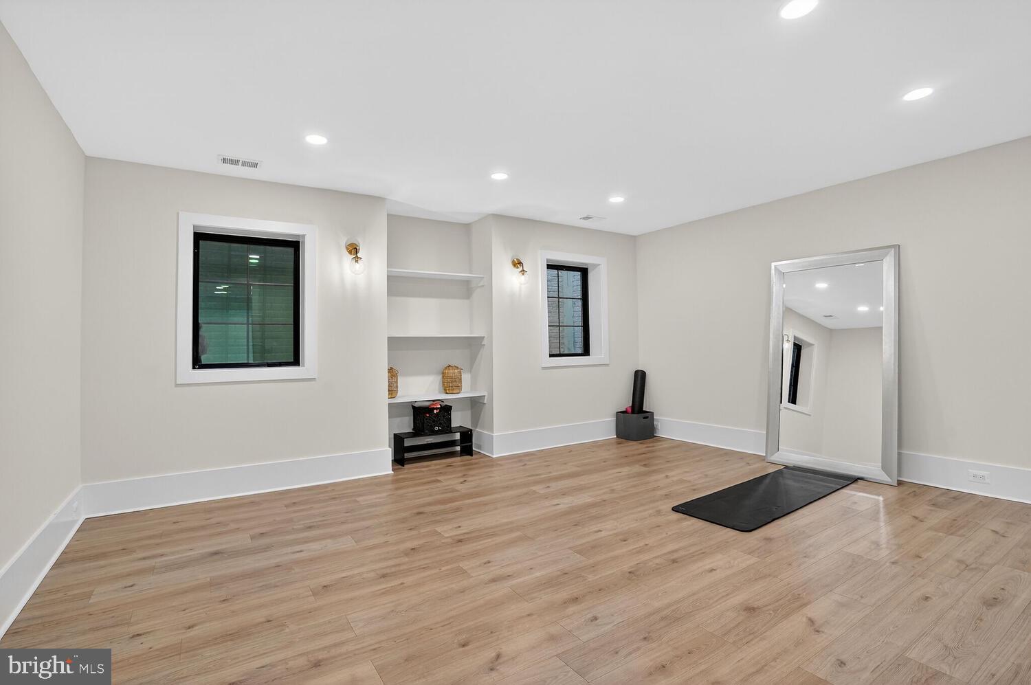 WAVERLY HILLS - Residential