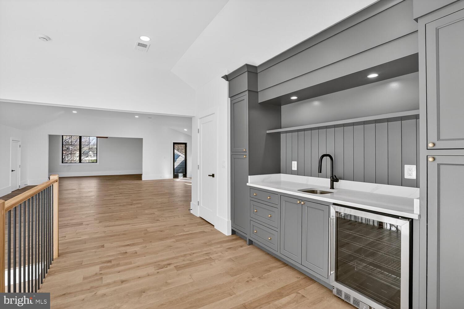 WAVERLY HILLS - Residential