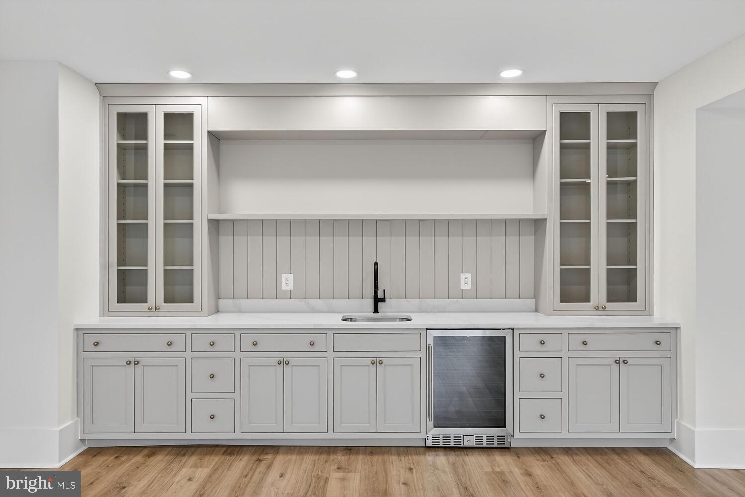 WAVERLY HILLS - Residential