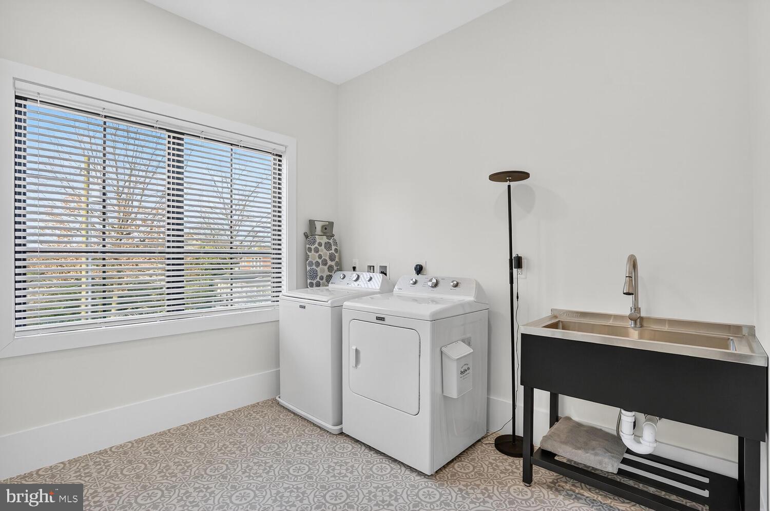 WAVERLY HILLS - Residential