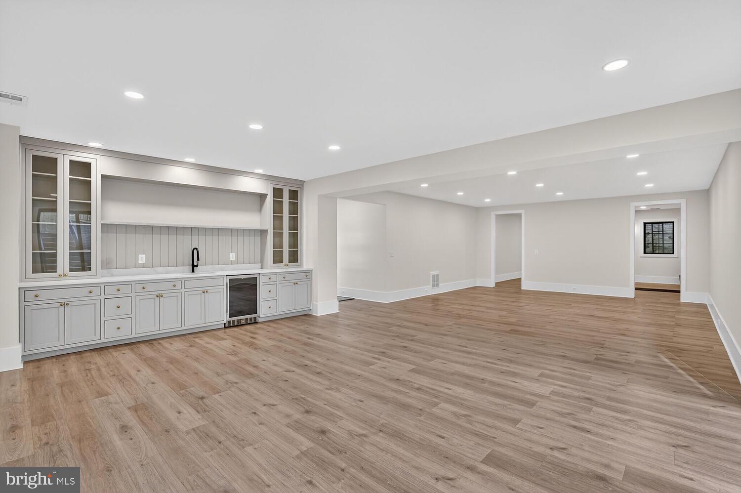 WAVERLY HILLS - Residential