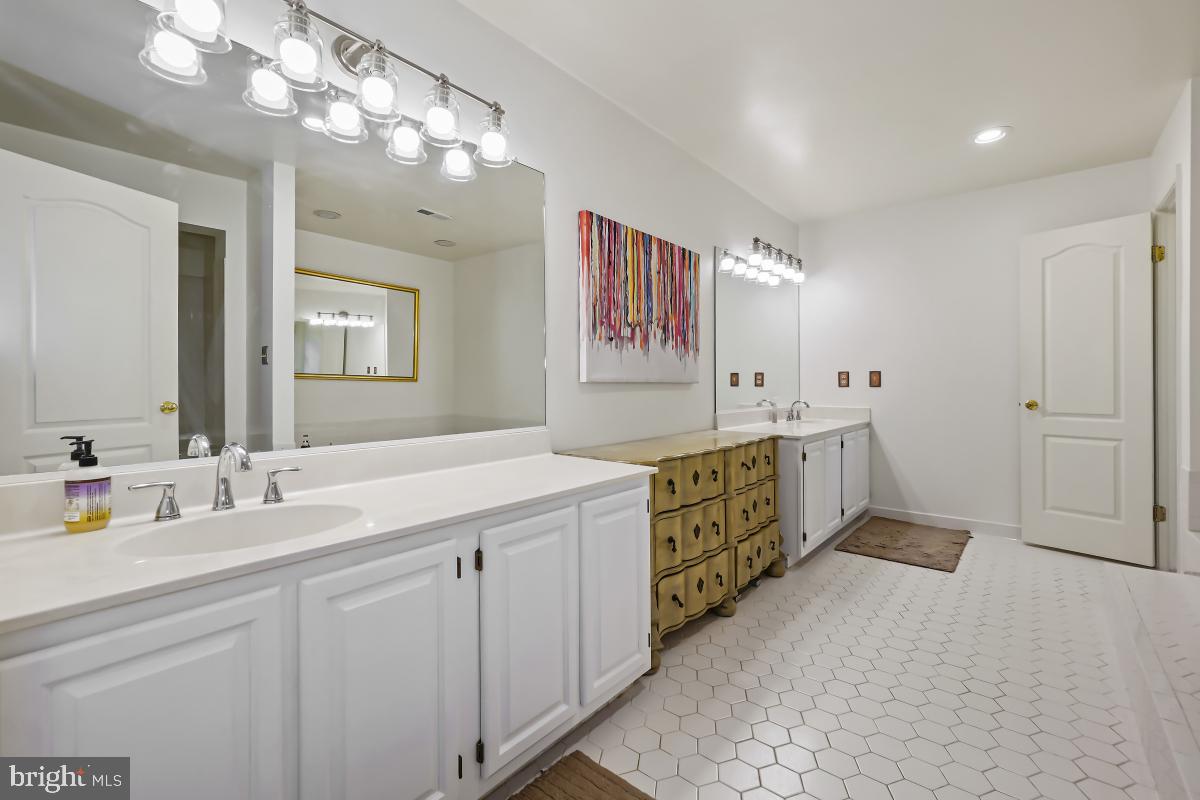 FAIRWAY HILLS - Residential