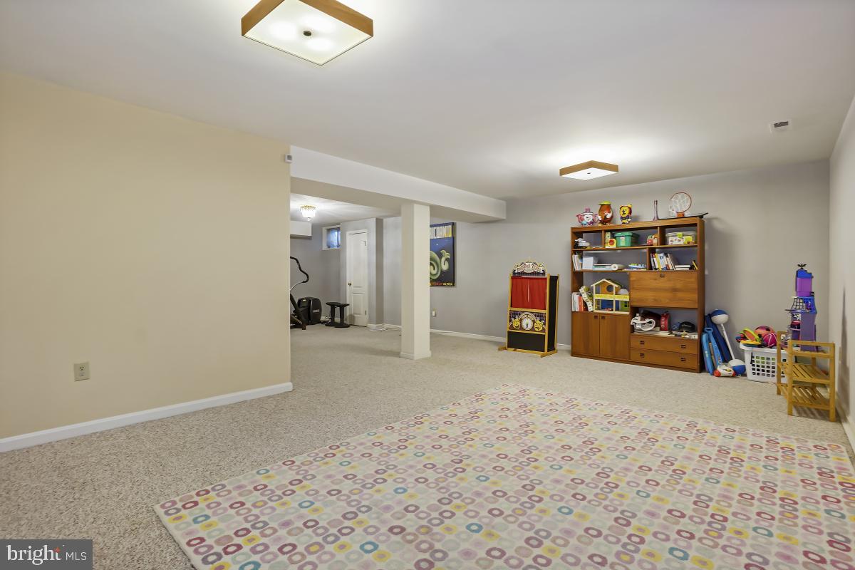 FAIRWAY HILLS - Residential