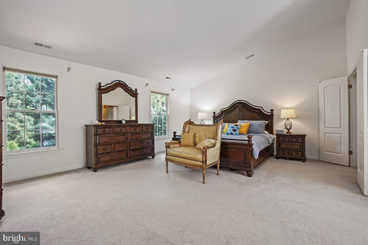 FAIRWAY HILLS - Residential