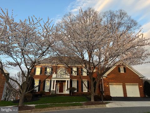 Photo of 208 Deep Trail Lane, ROCKVILLE, MD 20850 (MLS # MDMC2229130)