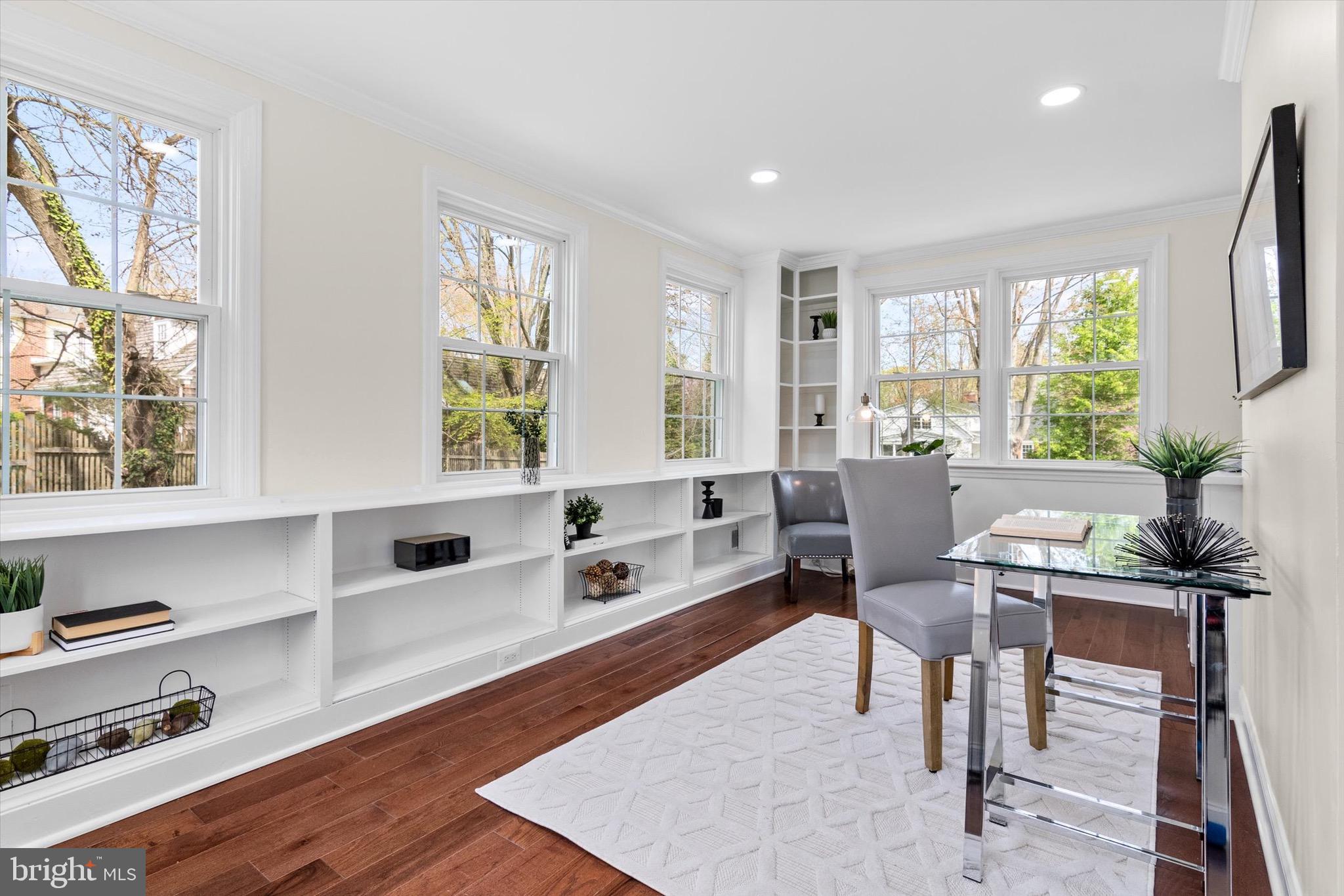 LAWTON MANOR - Residential