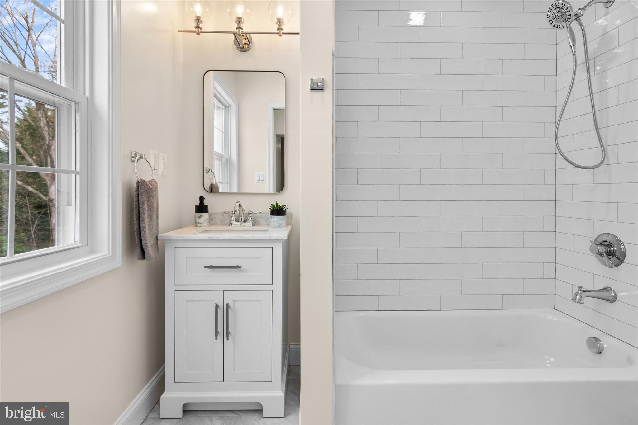 LAWTON MANOR - Residential