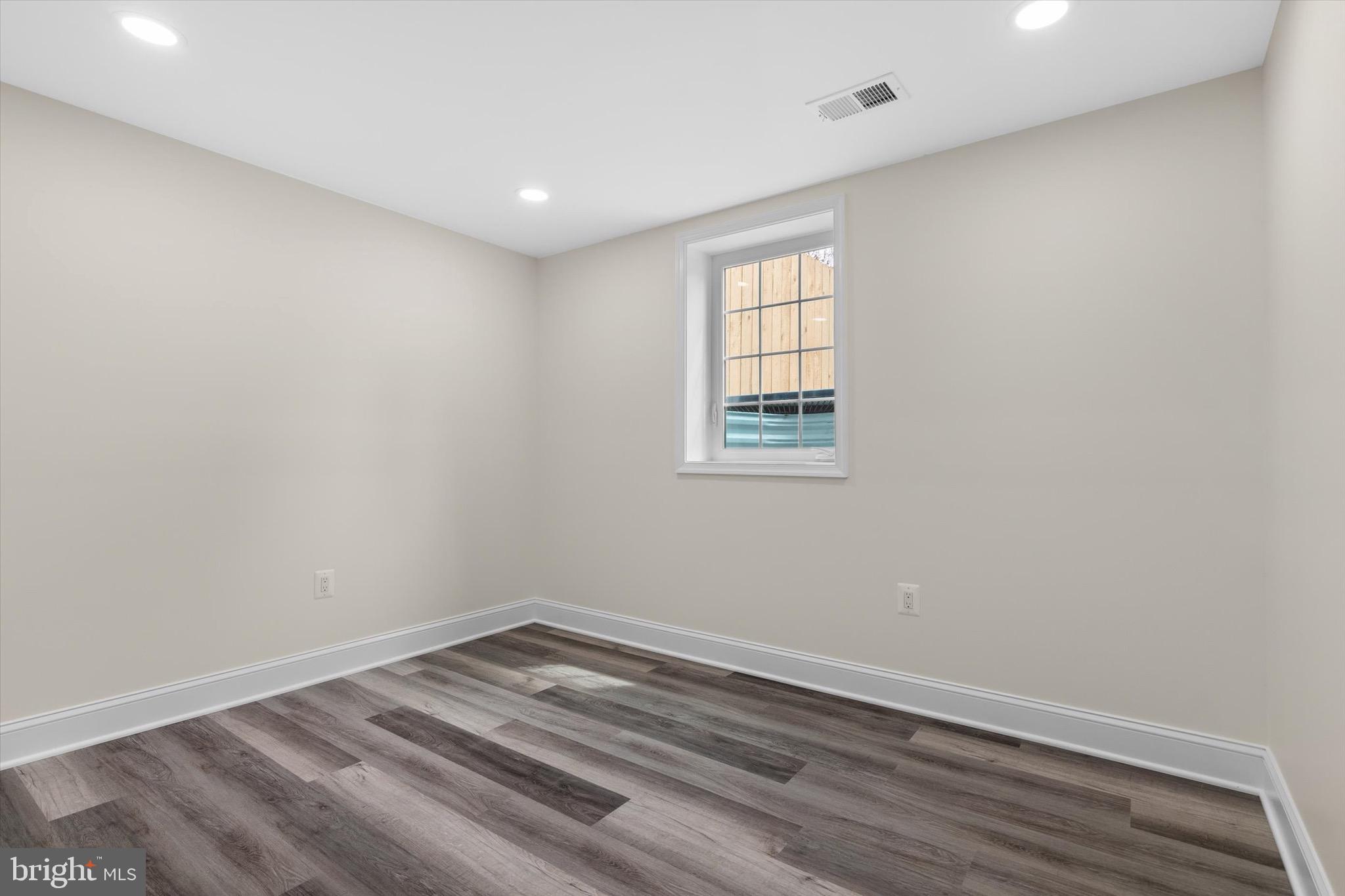 LAWTON MANOR - Residential