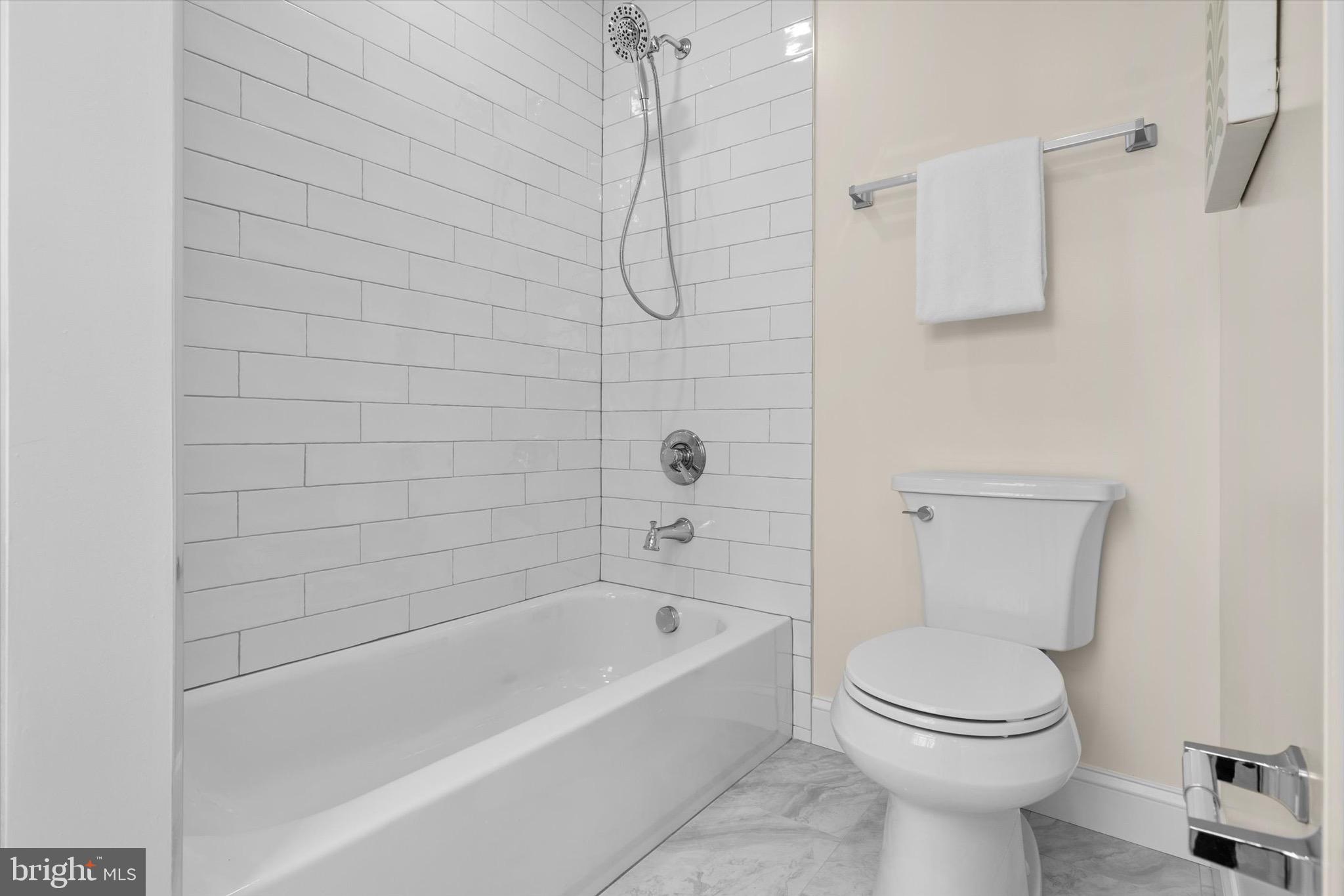 LAWTON MANOR - Residential