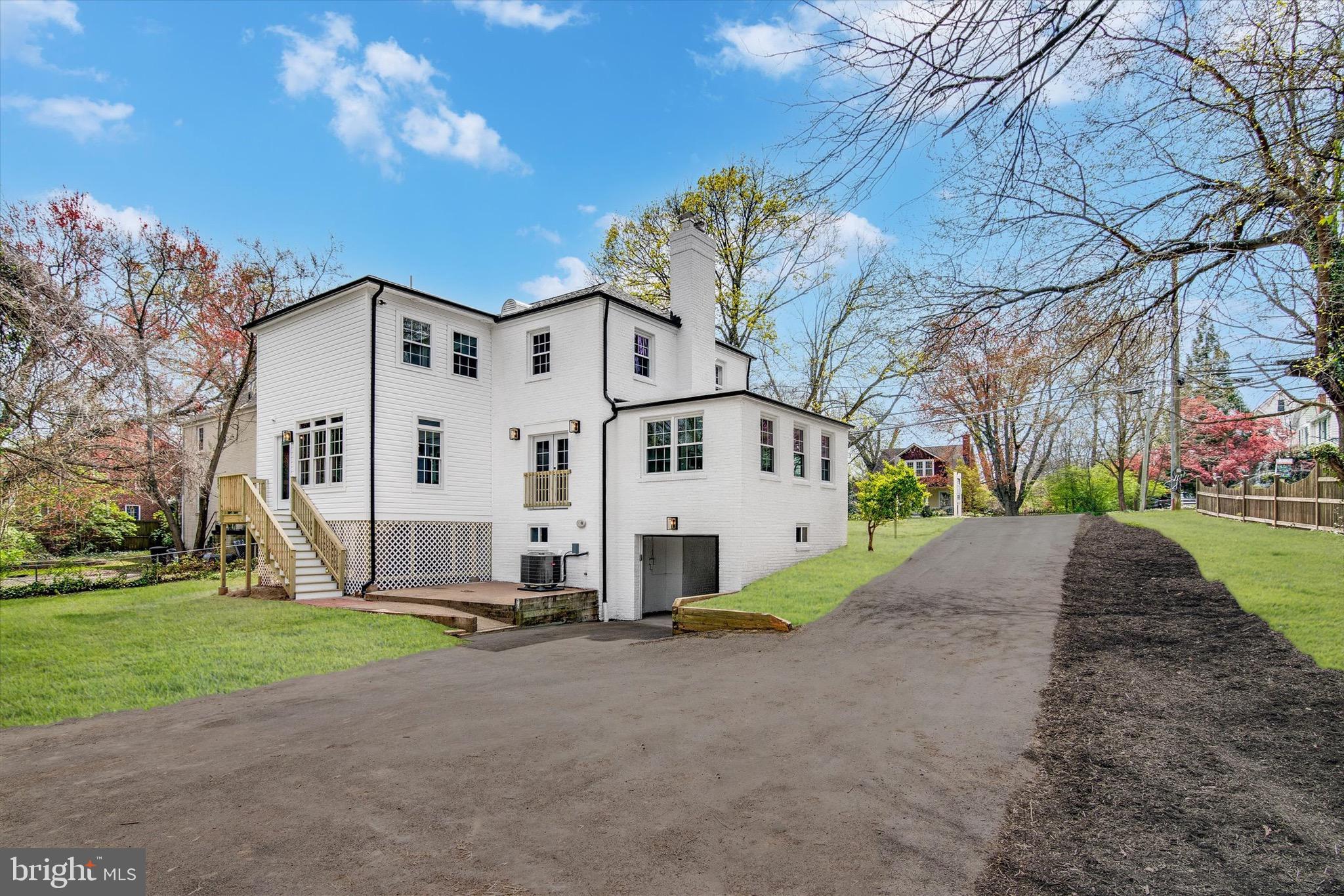 LAWTON MANOR - Residential