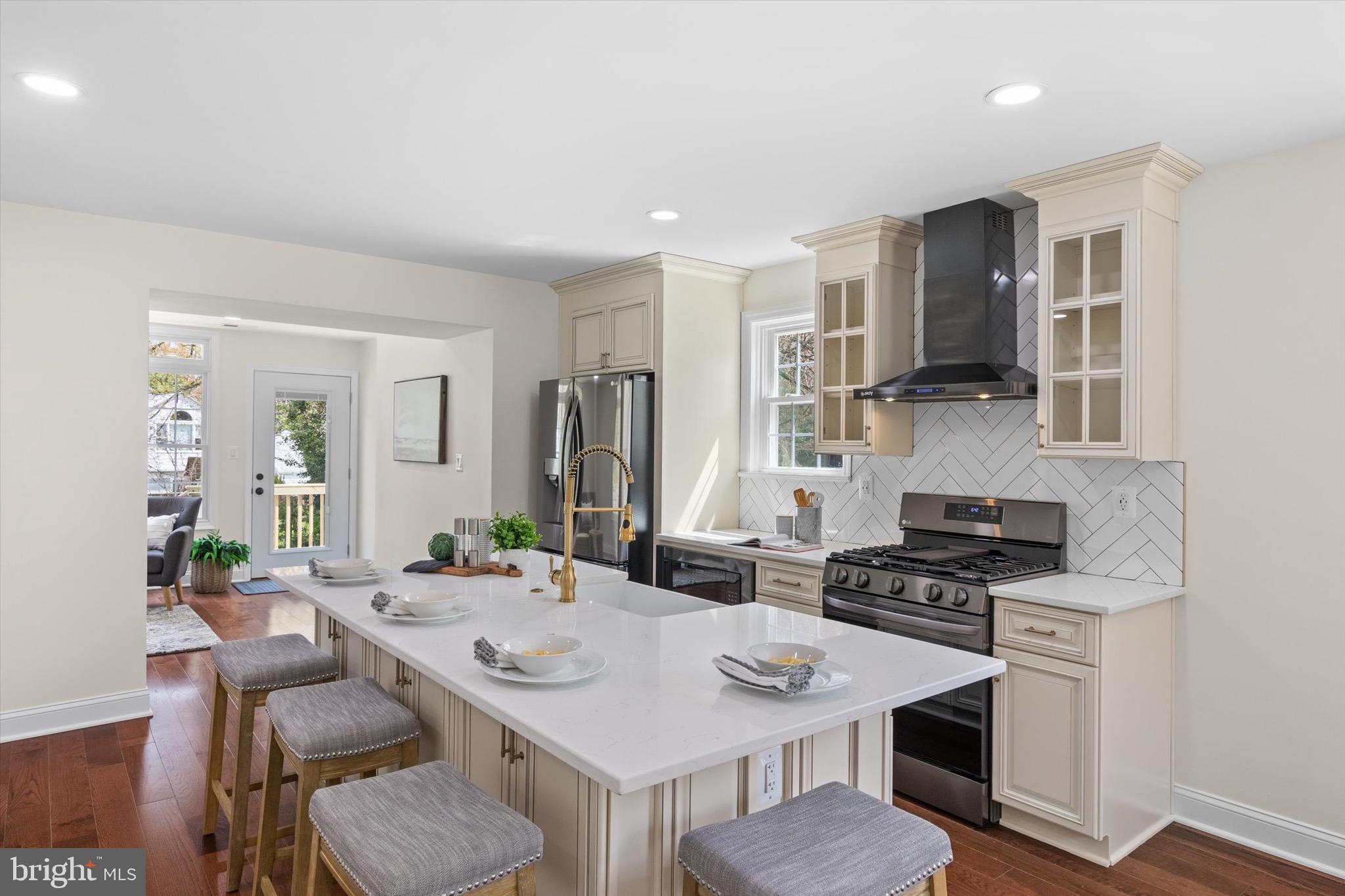 LAWTON MANOR - Residential