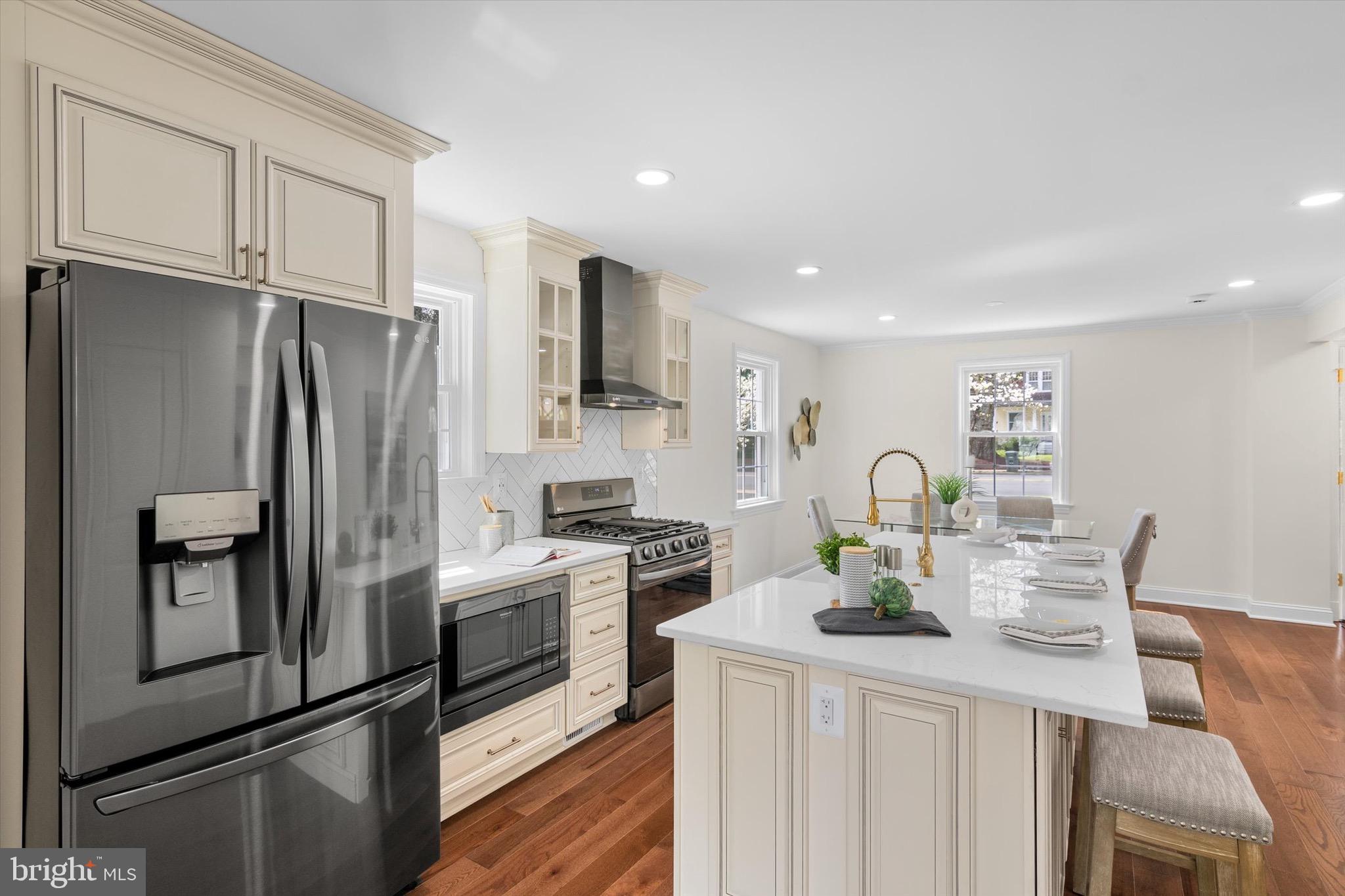 LAWTON MANOR - Residential