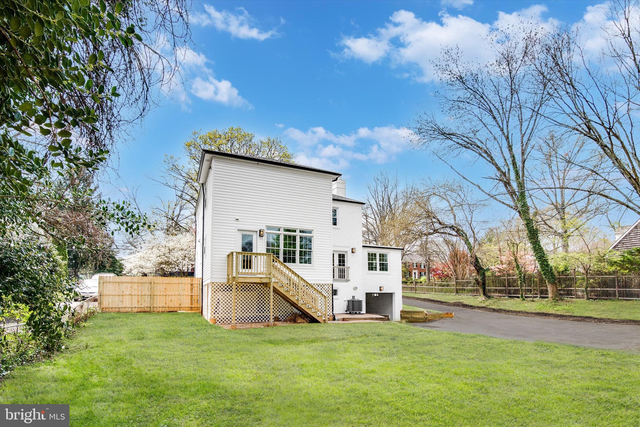 LAWTON MANOR - Residential