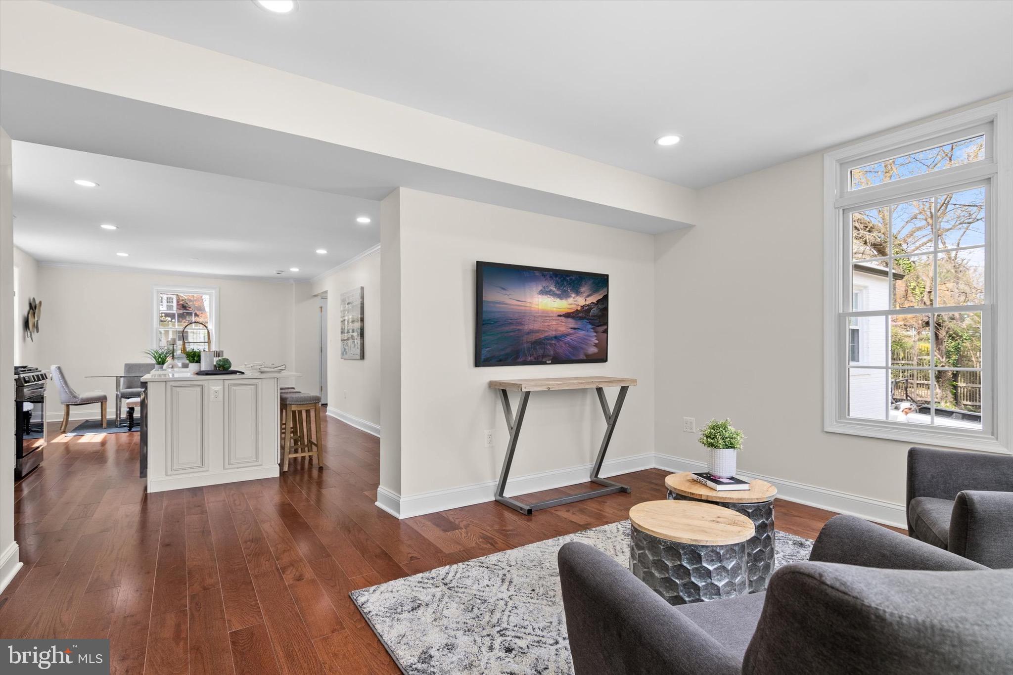 LAWTON MANOR - Residential